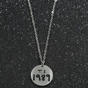 💛 Taylor Swift Fan Inspired 1989 Necklace - Silver - NWT